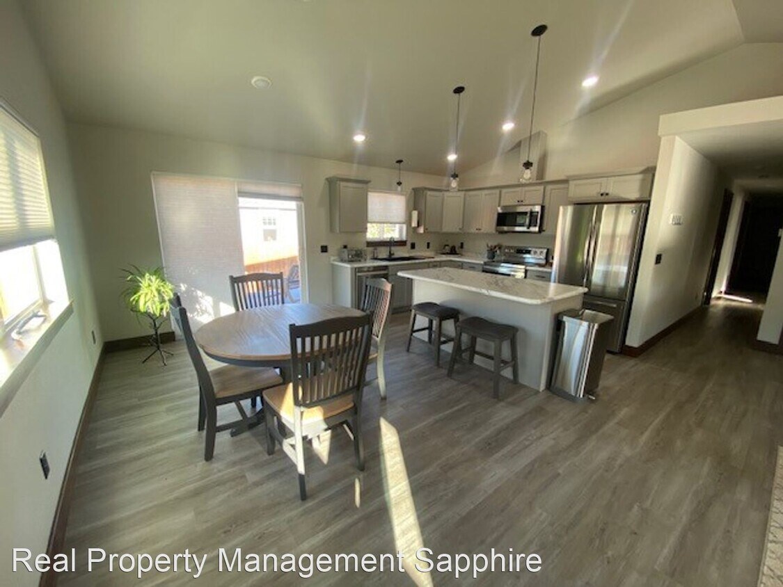 103 1st St, Hamilton, MT 59840 House Rental in Hamilton, MT