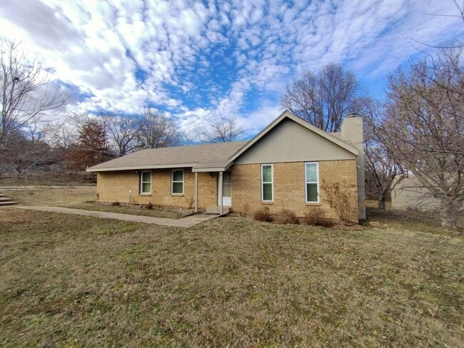 Building Photo - For Lease | Osage Hills | $1450 Rent