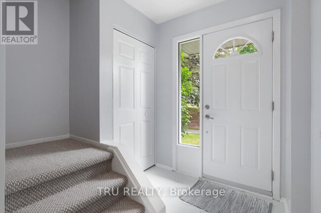 Building Photo - 227 Pickford Dr