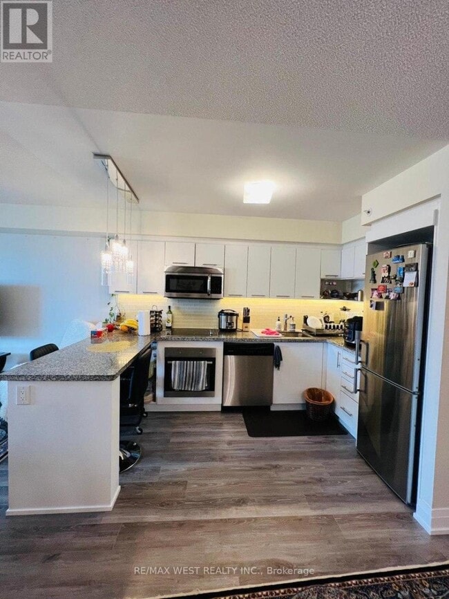 Photo du bâtiment - 555 Wilson Ave