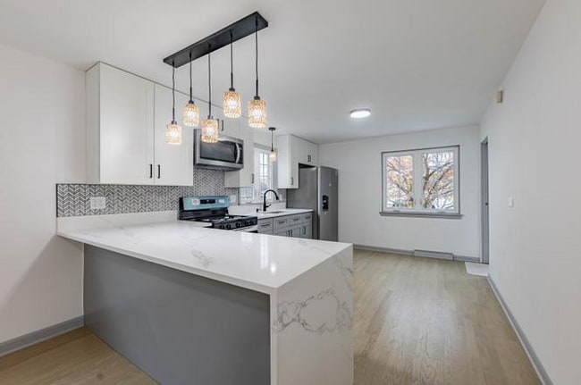 Foto del edificio - 3420 S Austin Blvd