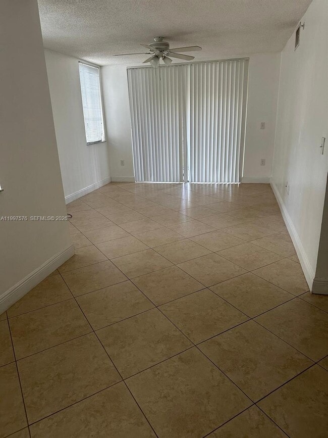 Building Photo - 4808 N State Rd 7