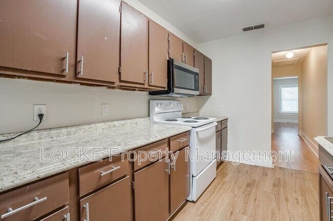 Foto del edificio - 1016 E Arlington Ave