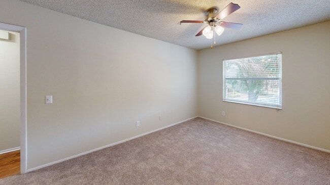Interior Photo - Alafaya Woods