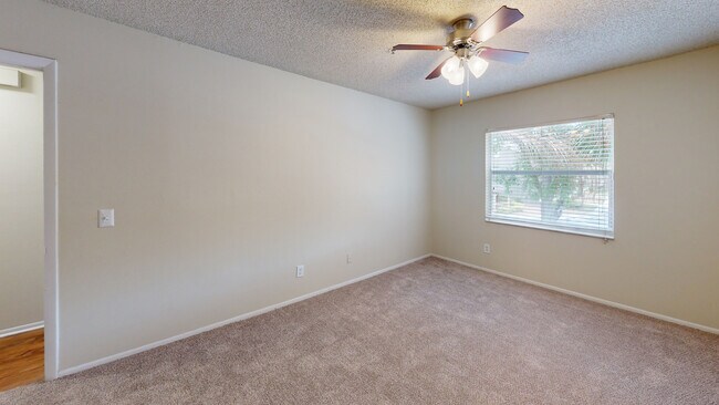 Interior Photo - Alafaya Woods