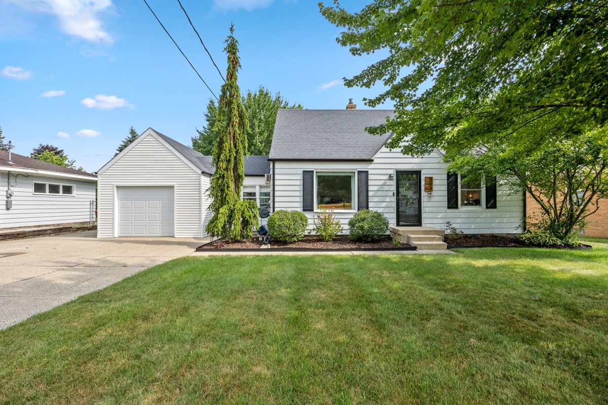 Front of House - 507 Fontenelle St SE