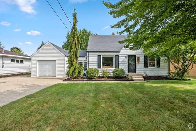 Front of House - 507 Fontenelle St SE