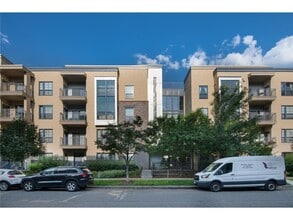 Building Photo - 825 Berry St