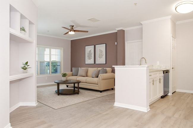 Building Photo - Gorgeous - Completely updated 2 bed 2 bath condo in gated community of Mosaic at Millenia!