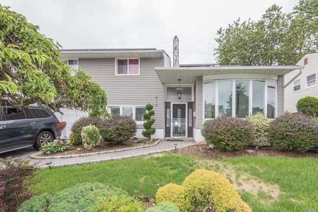 Building Photo - 413 Clearmeadow Dr