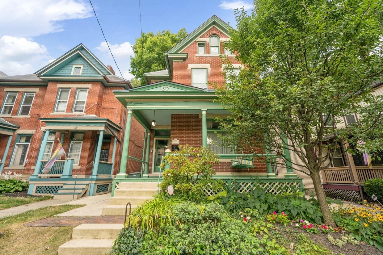 Front - 67 E 1st Ave