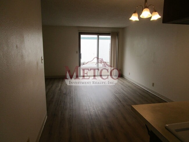 Photo - 04703 Apartment