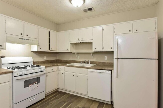 Foto del edificio - 125 Hunt Ridge Dr