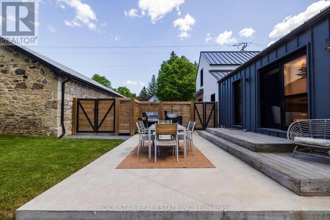 Building Photo - 596 Arkell Rd