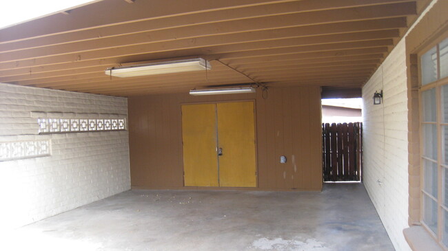 Foto del edificio - Large Four Bedroom Home