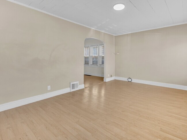 Foto del edificio - 2516 N Keeler Ave