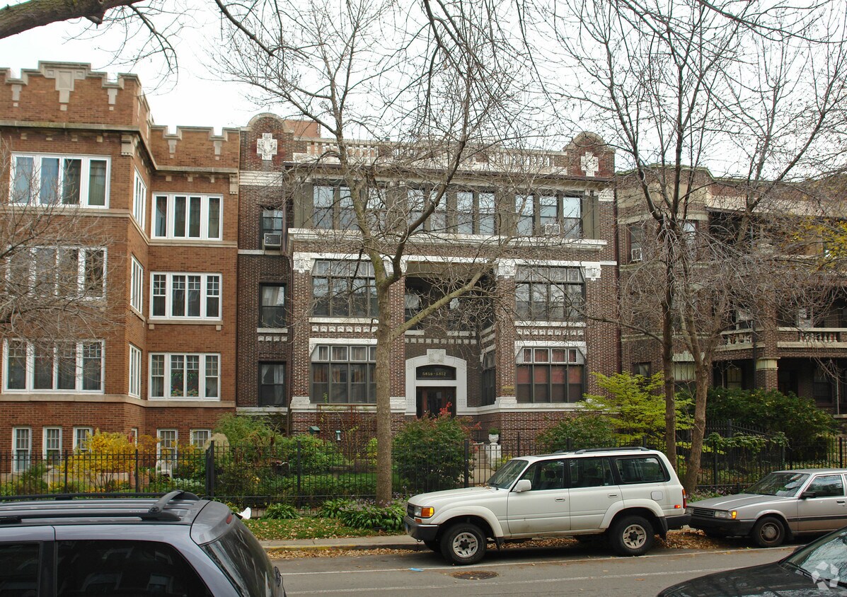 Primary Photo - 5857 N Kenmore Ave