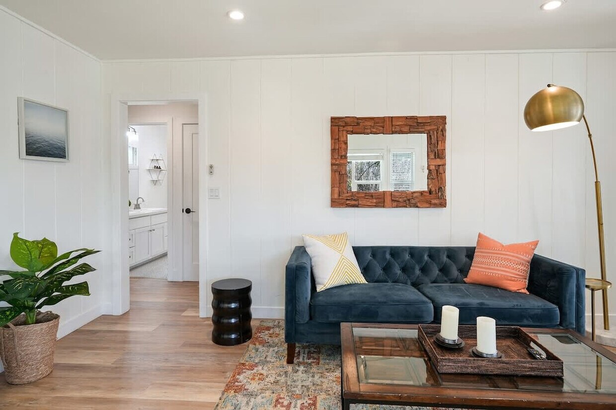 Foto principal - 2464 Jefferson St