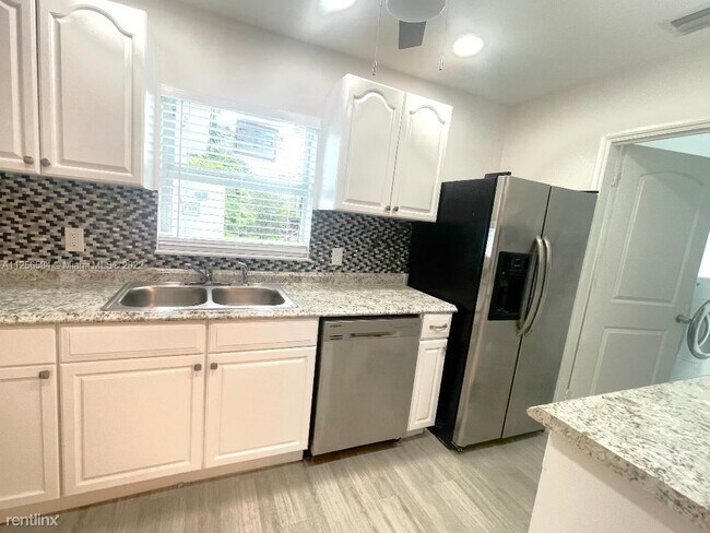 Building Photo - 4 br, 3 bath House - 1626 Wiley St # 0