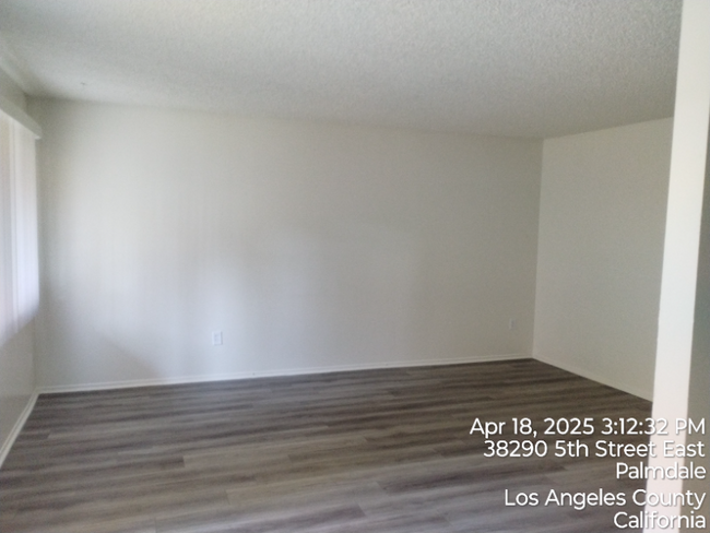 Foto del edificio - 38290 5th St E