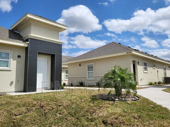 Foto del edificio - 1040 English Ave