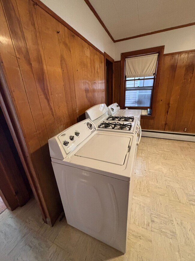 Building Photo - 115 Bennington St