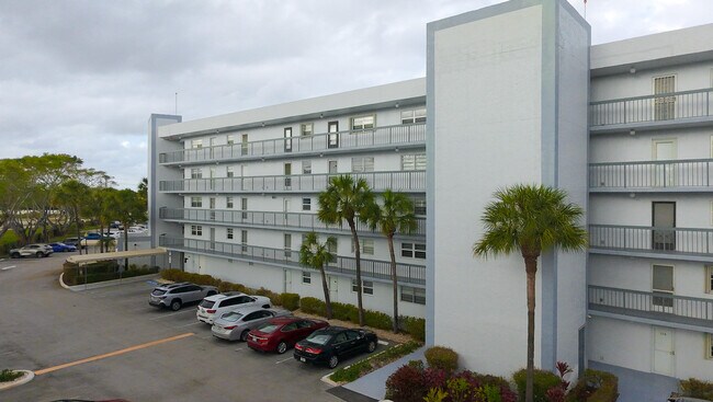 Foto del edificio - 6500 NW 2nd Ave