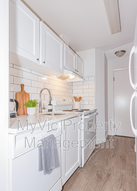 Building Photo - 3007-3035 35 St NW