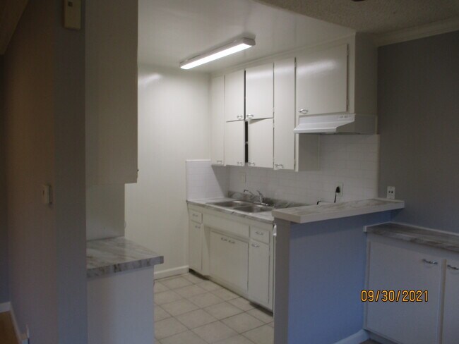 Building Photo - 3227 Altura Ave