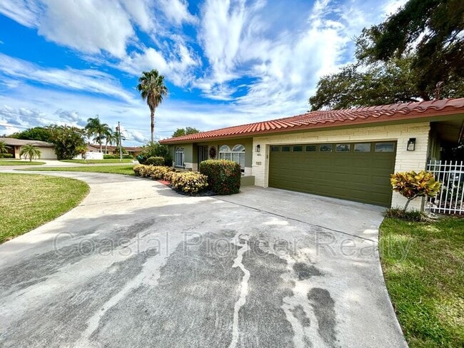Building Photo - 431 Windward Passage