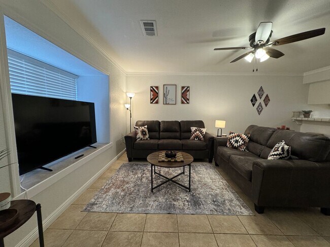 Foto del edificio - 2 BR Furnished Condo on the Colorado River with Utilities included