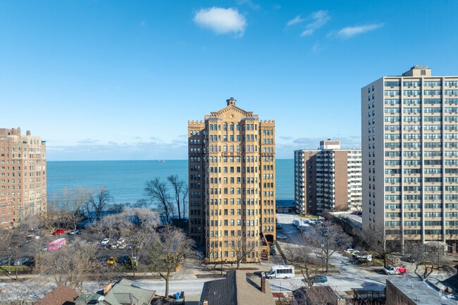 Building Photo - 7321 S South Shore Dr