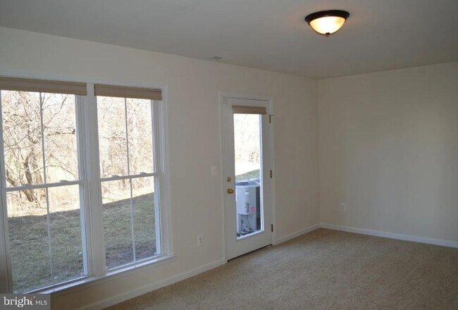 Foto del edificio - 5211 Pan Tops Dr