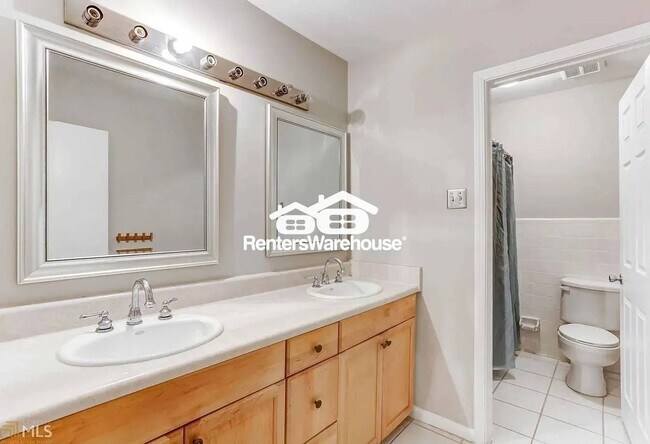 Building Photo - 6520 Roswell Rd