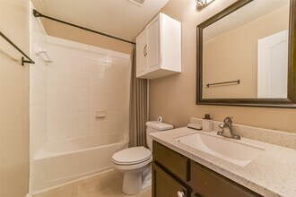 Building Photo - 3818 Brook Garden Ln