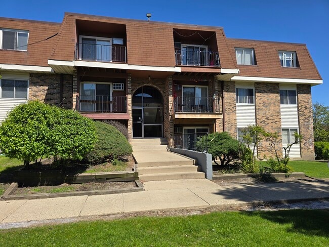Building Photo - 520 Hill Dr