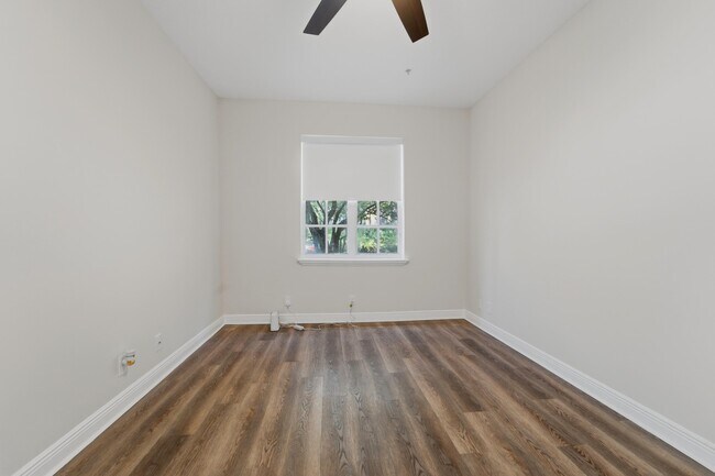 Foto del edificio - 104 Jesup Ln