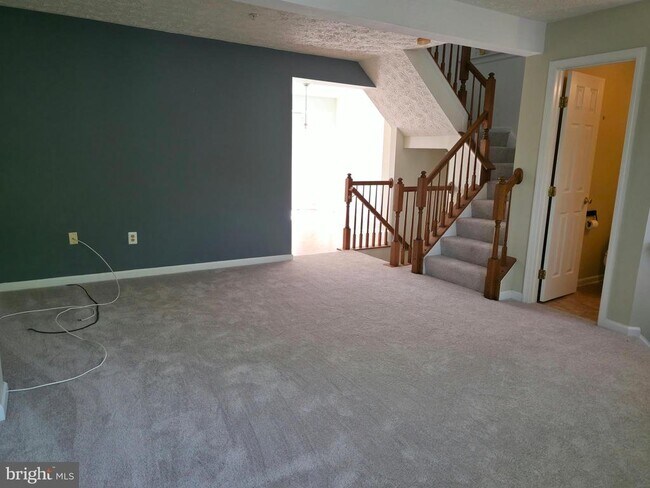 Foto del edificio - 705 Pine Drift Dr