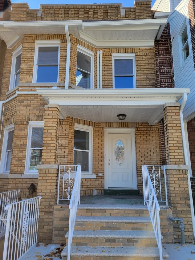 Front - 8540 102nd St (Richmond Hill, NY)
