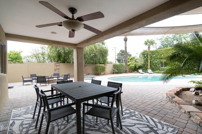 Building Photo - 4451 E Earll Dr