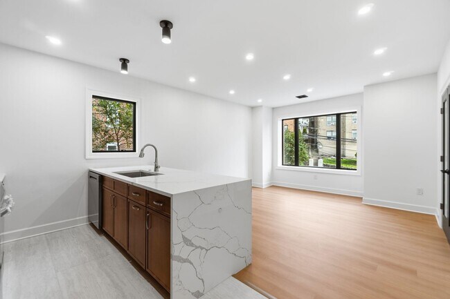 Foto del edificio - 685 JFK Blvd E