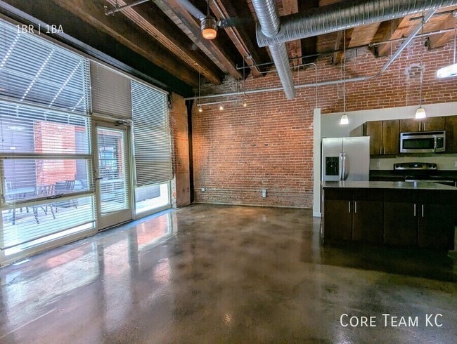 Building Photo - 204 Walnut St