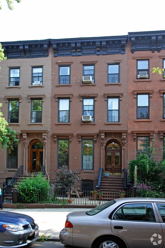Foto del edificio - 377 3rd St