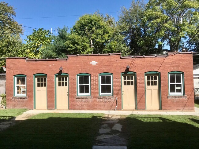 Building Photo - 3007 Sidney St