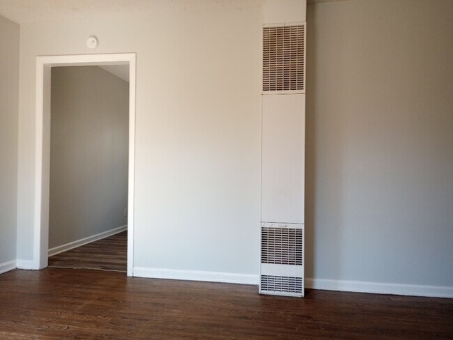 Building Photo - 29 Lynwood Dr