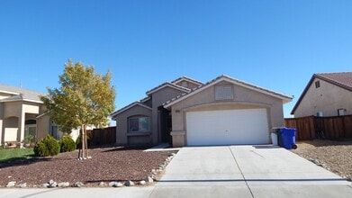 Building Photo - 14735 Sandstone St