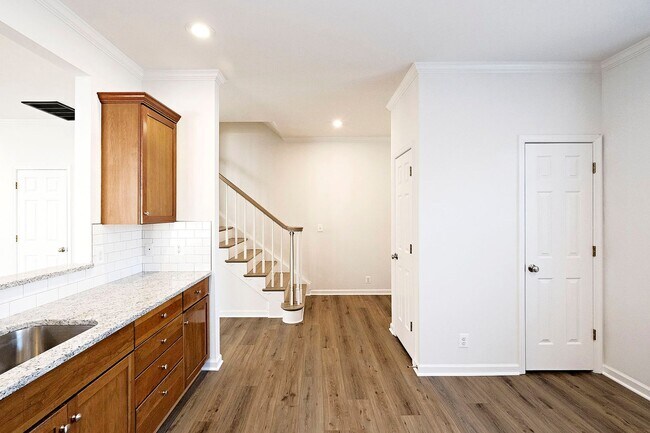 Foto del edificio - Updated End-Unit Townhome in Crozet