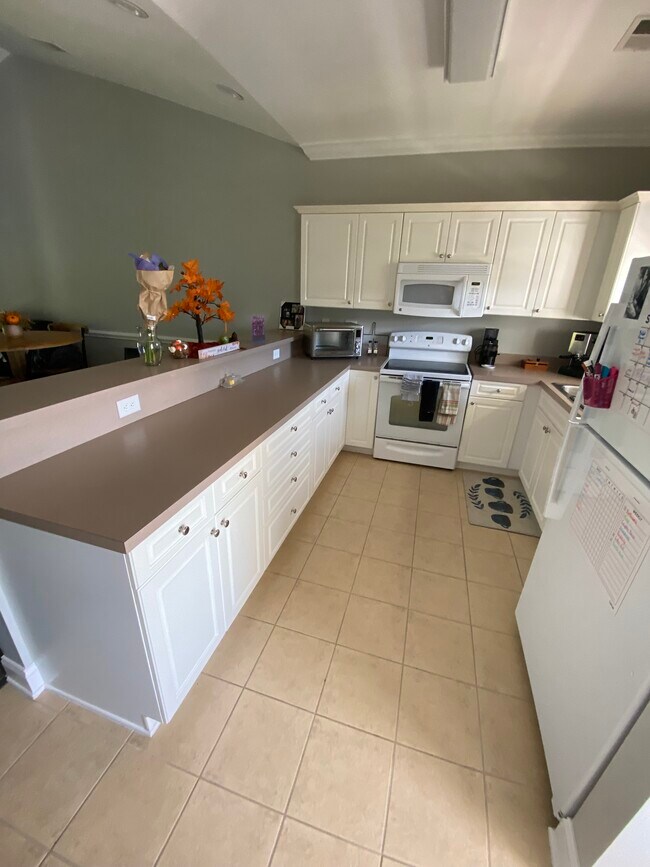 Building Photo - 4139 Hibiscus Dr