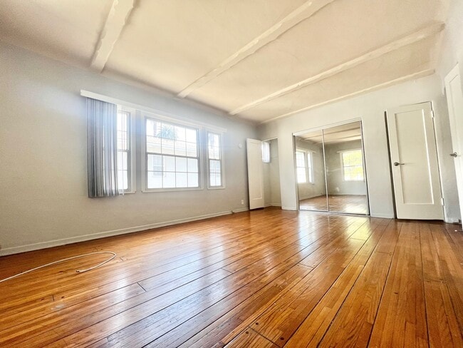 Foto del edificio - 143 N Hamilton Dr