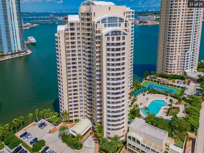 Foto del edificio - 888 Brickell Key Dr